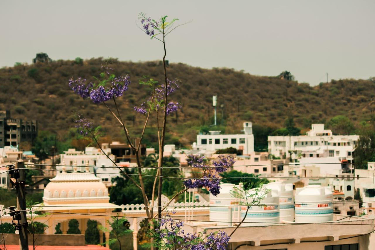 Tripli Udaipur Hotel Buitenkant foto