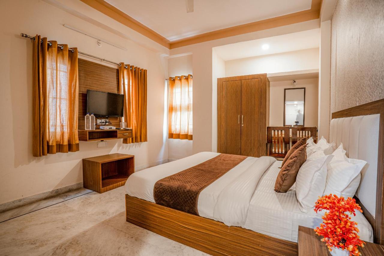 Tripli Udaipur Hotel Buitenkant foto