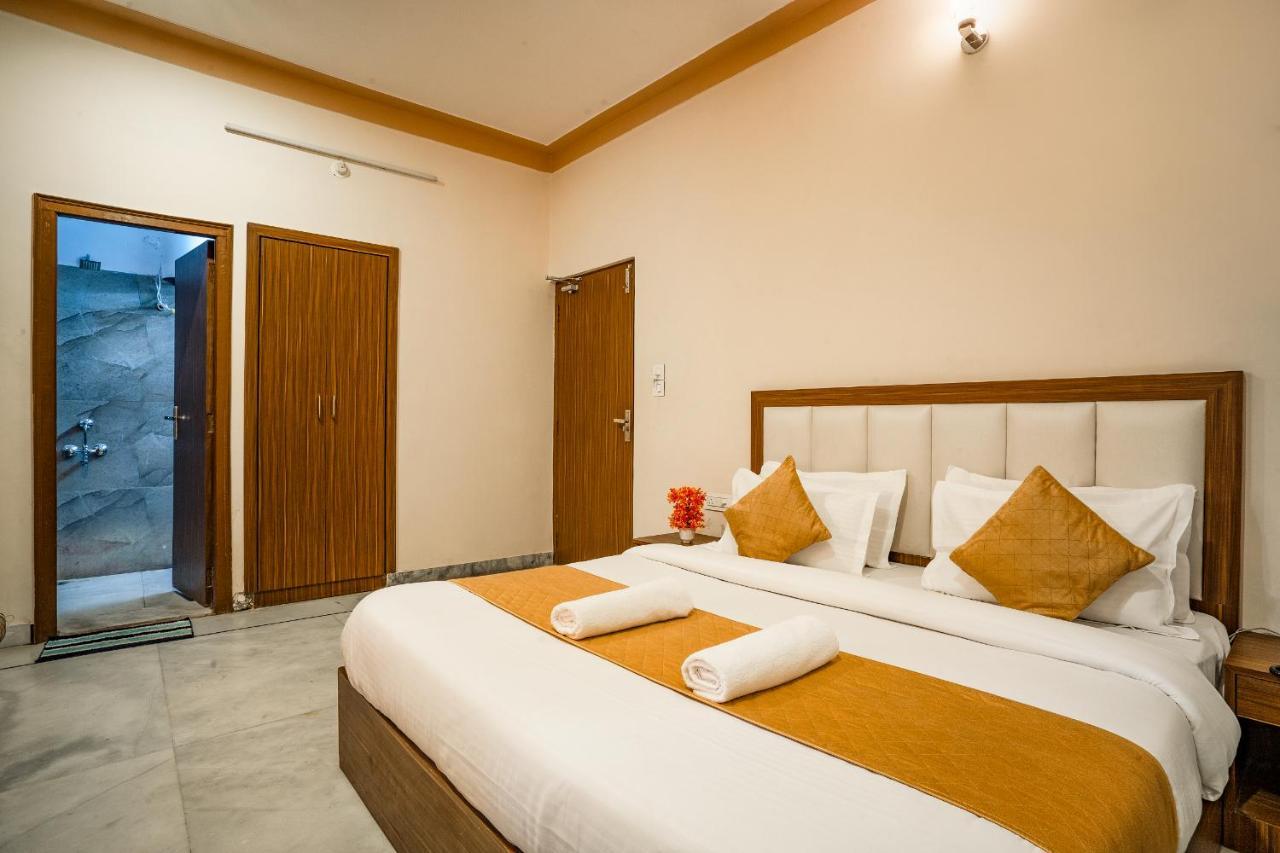 Tripli Udaipur Hotel Buitenkant foto