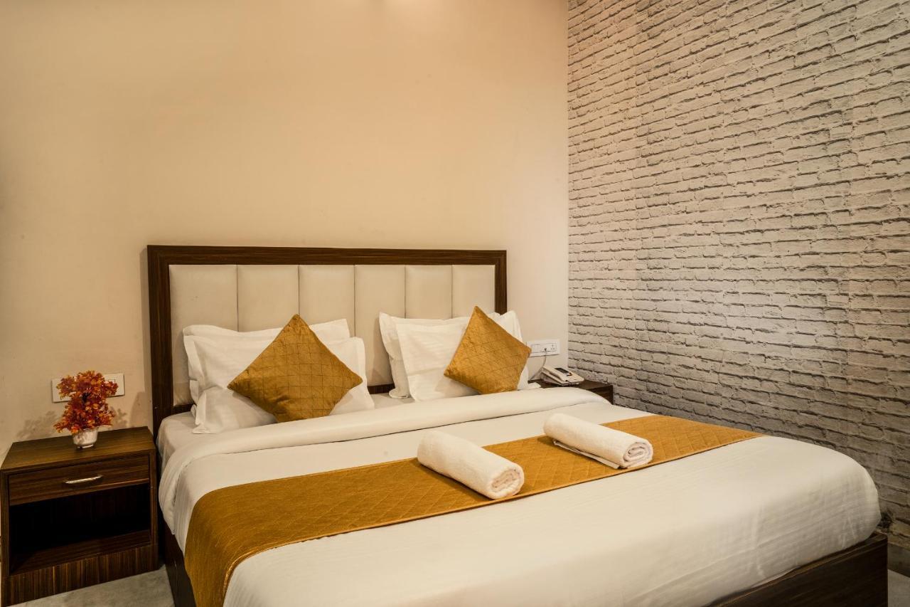 Tripli Udaipur Hotel Buitenkant foto