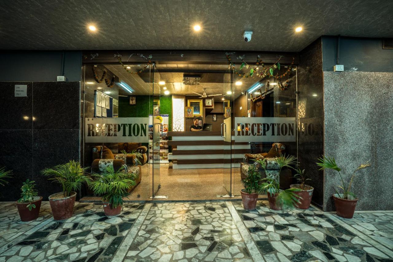 Tripli Udaipur Hotel Buitenkant foto