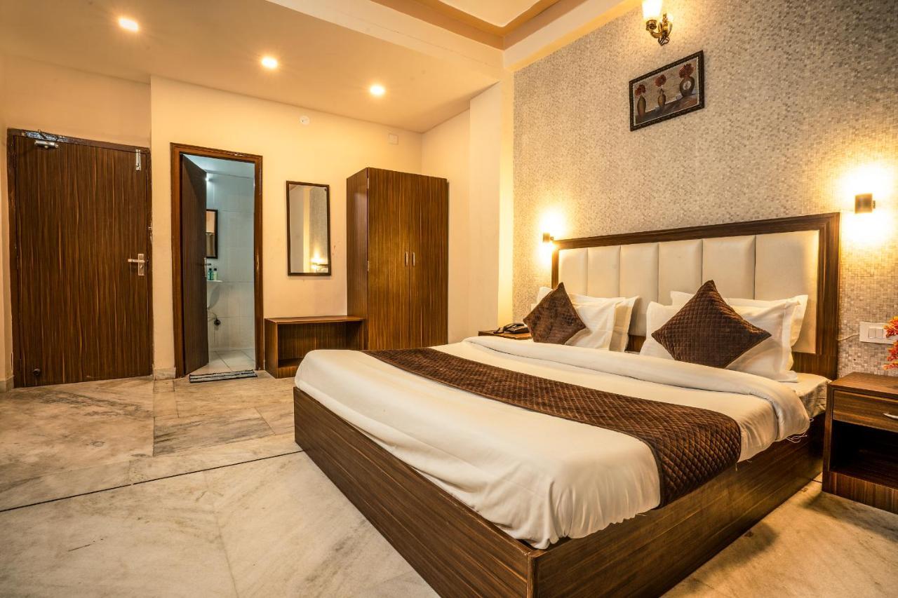 Tripli Udaipur Hotel Buitenkant foto