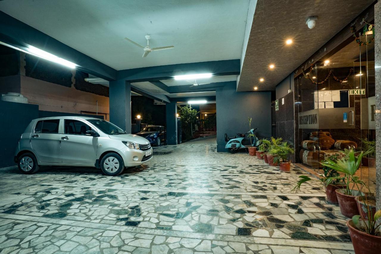 Tripli Udaipur Hotel Buitenkant foto