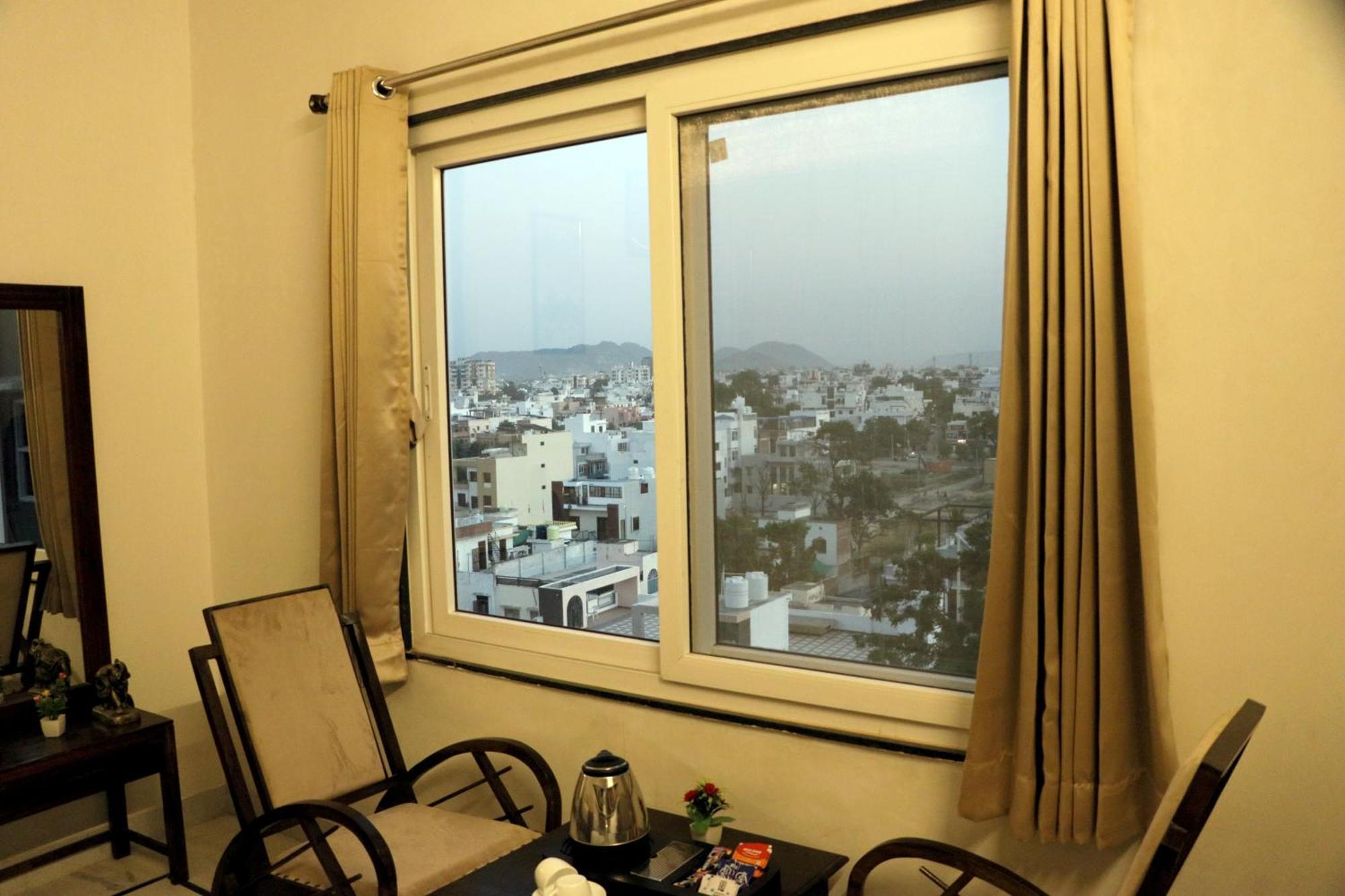 Tripli Udaipur Hotel Buitenkant foto